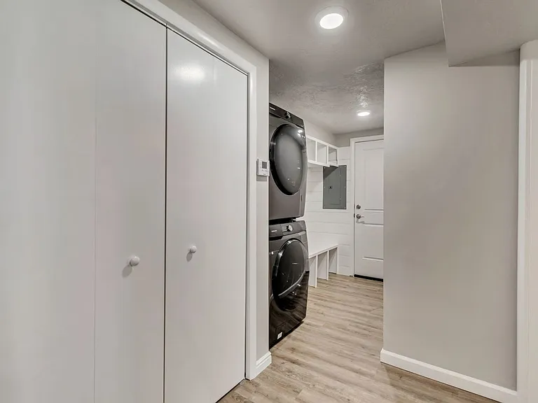 1260 E Alameda Ave — Photo 21
