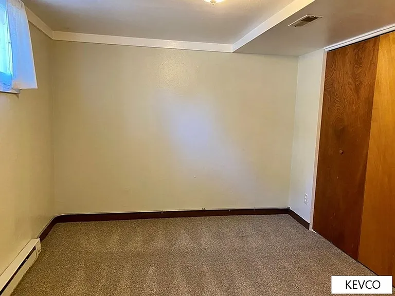 827 Remington St — Photo 15