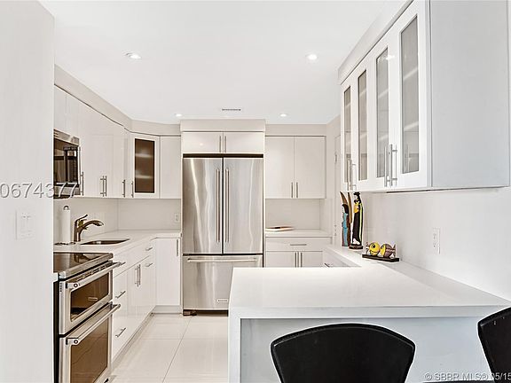 2nd image of 6770 Indian Creek Dr APT 5P