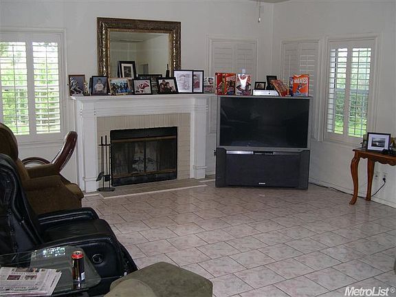 5th image of 11329 Valley Oak Dr