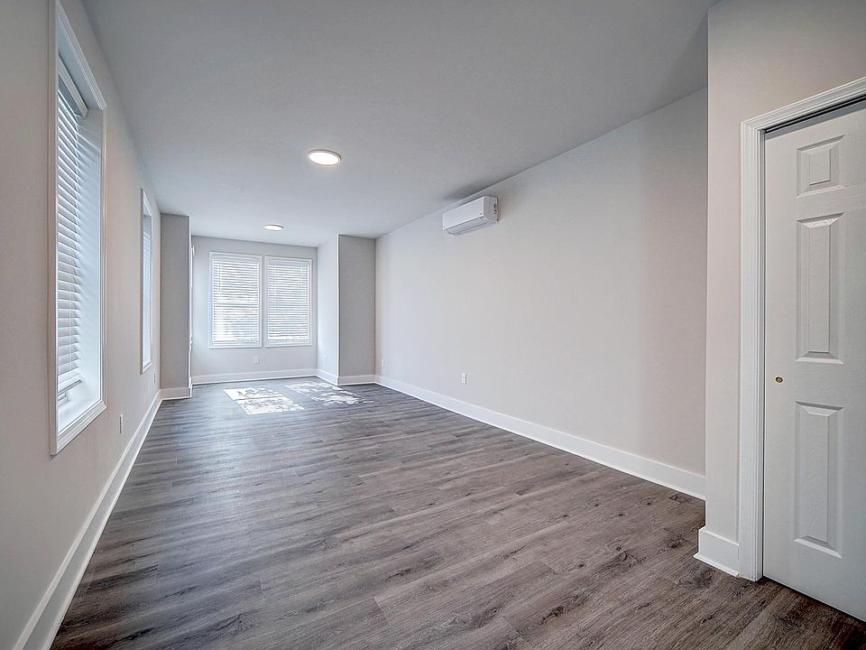 1st image of 2503 N 31st St #8
