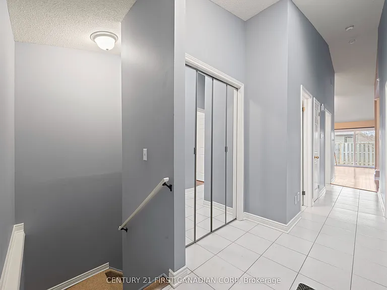 90 Ontario St S #12 — Photo 5