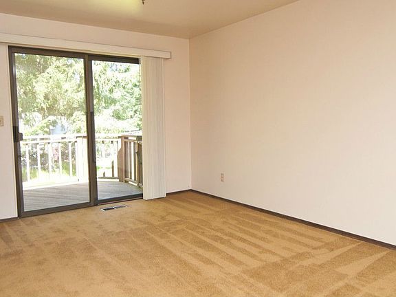 4th image of 5811 148th Pl SW