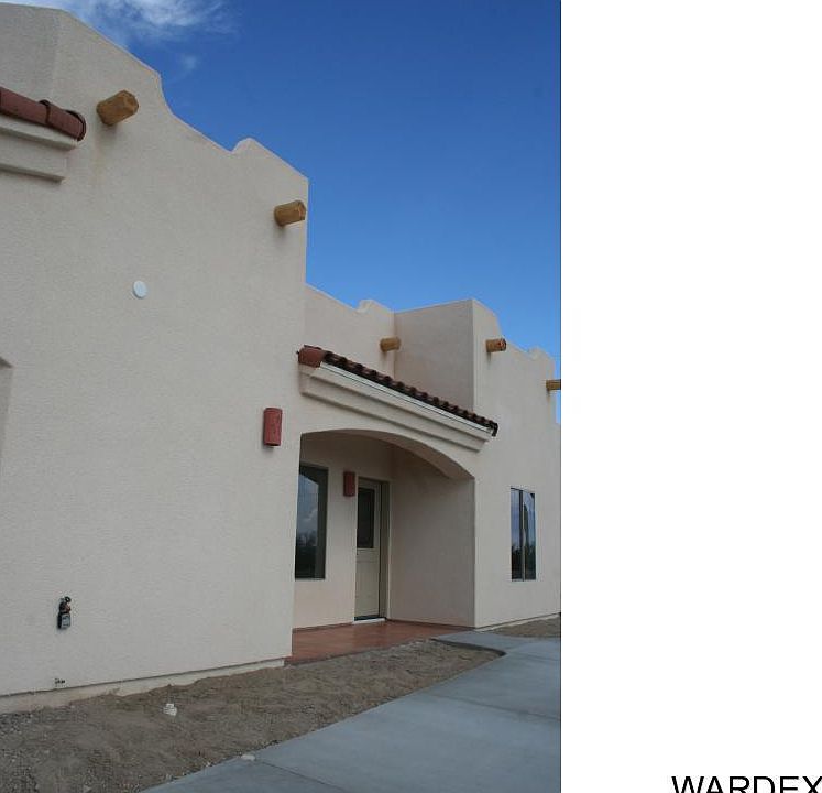 1st image of 3242 Daytona Ave