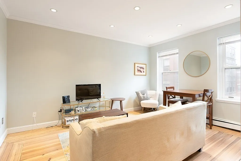 Building Photo - 54 Myrtle St #5