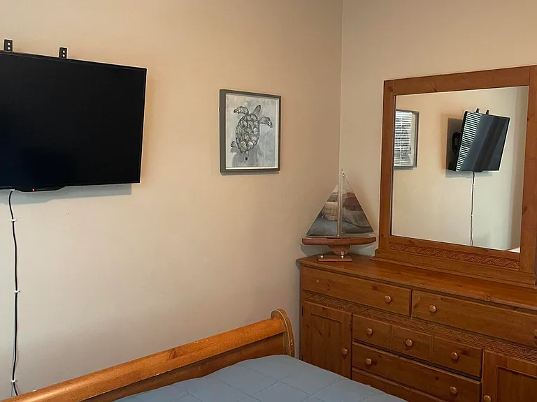 241 Hiering Ave — Photo 32