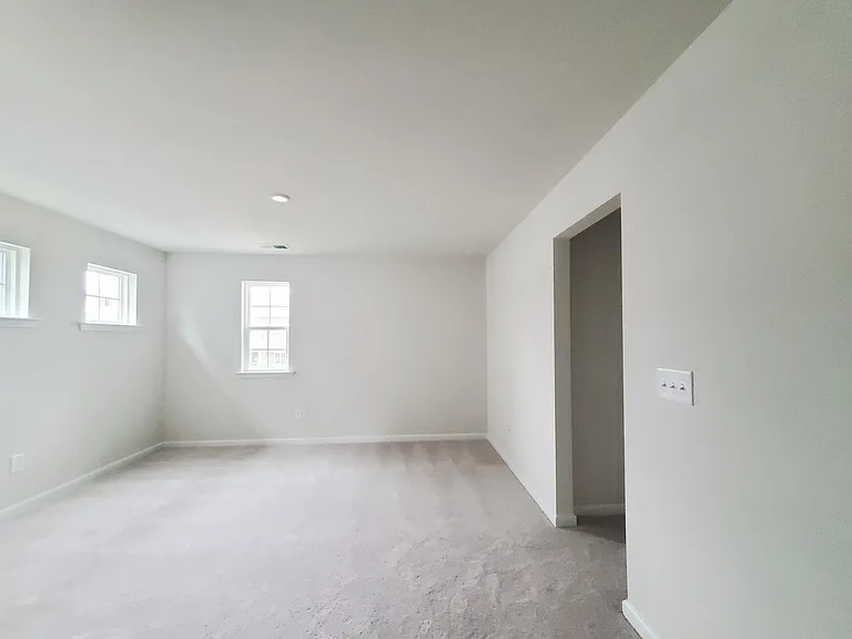 1009 Gabardine Ln — Photo 15