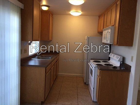 3rd image of 2935 Willowbrook Dr APT A