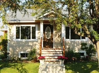 2202 42nd Ave SW, Seattle, WA 98116