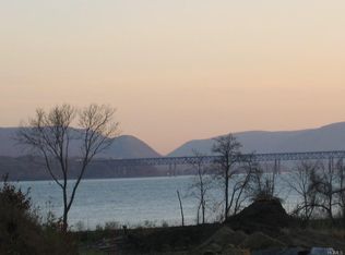 Anchor Dr, Newburgh, NY 12550