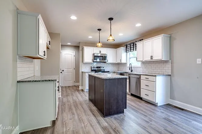 7936 Poplar Grove Ln — Photo 13