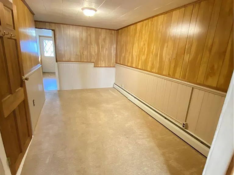 221 Center St — Photo 3