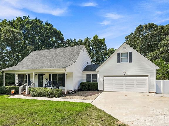 2nd image of 110 Crystal Brook Dr