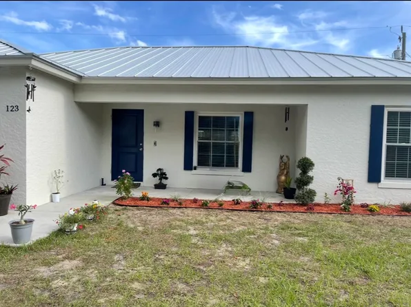 123 Highland Dr SW, Vero Beach, FL 32962