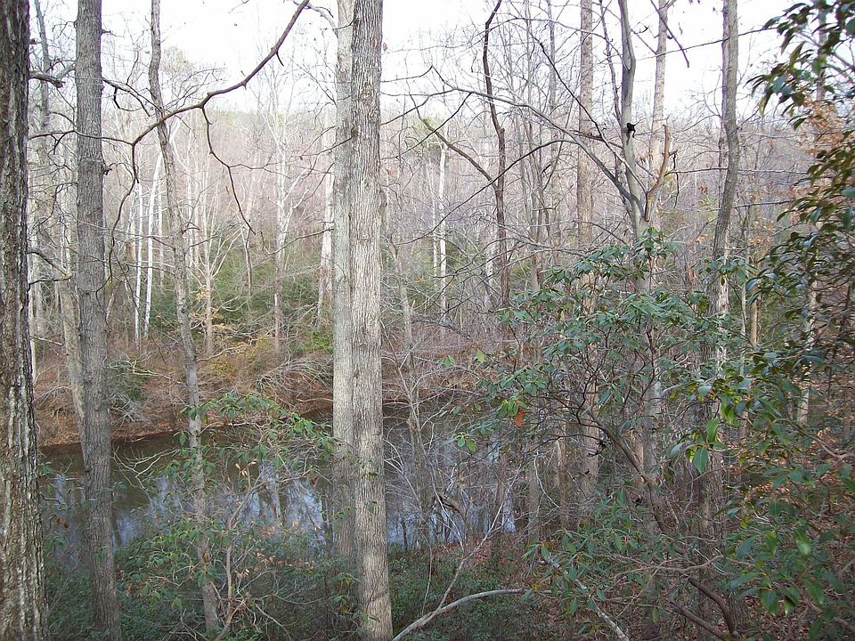 Back acreage touches S. Anna River