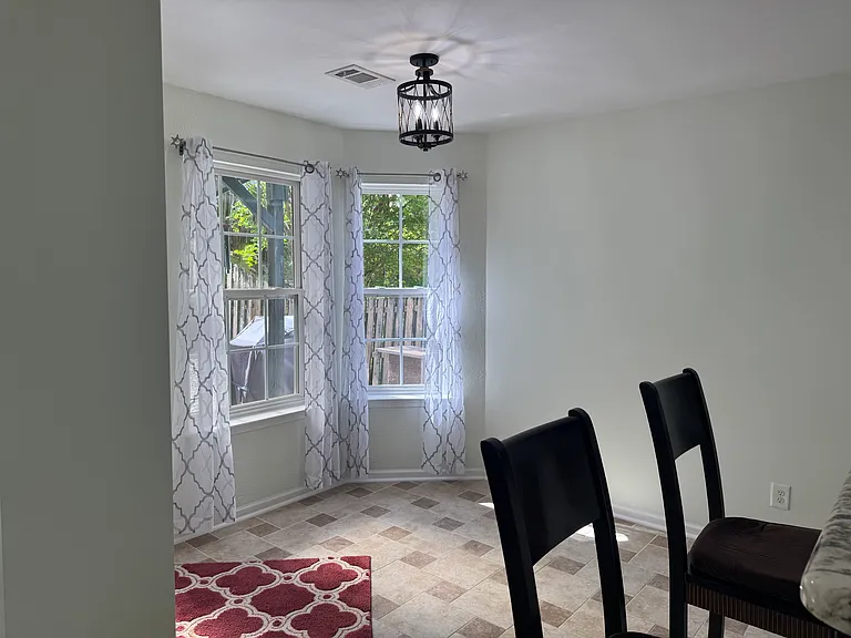 136 Madelia Pl — Photo 17