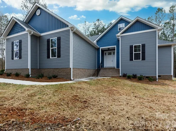 502 Squaw Ln, Edgemoor, SC 29712
