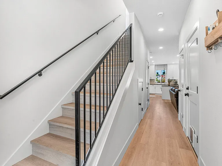 10001 NE 44th Ct — Photo 17