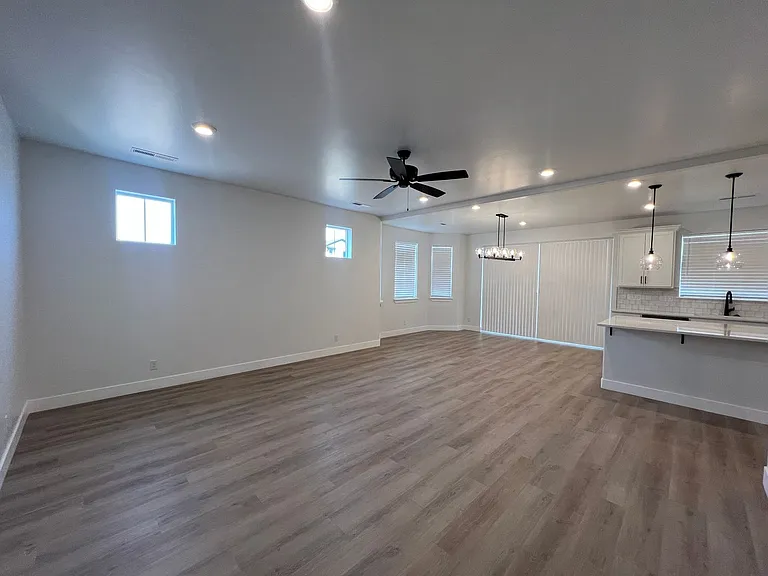 702 W Cedar Hill Dr — Photo 8