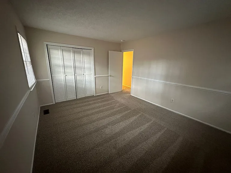 1607 Morehead Ave — Photo 18