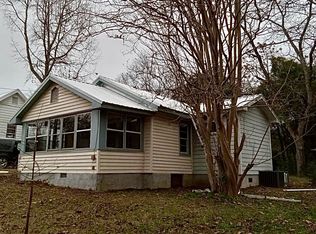 275 Broad St, Warm Springs, GA 31830