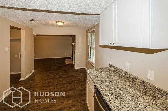 630 Little Ln — Photo 3
