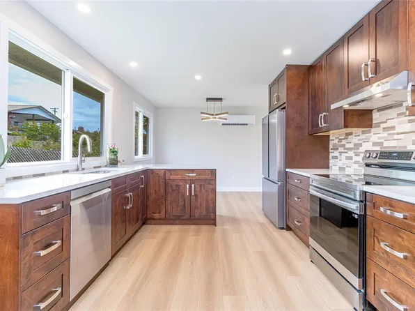 8082 York Ave, North Cowichan, BC V0R 1R0