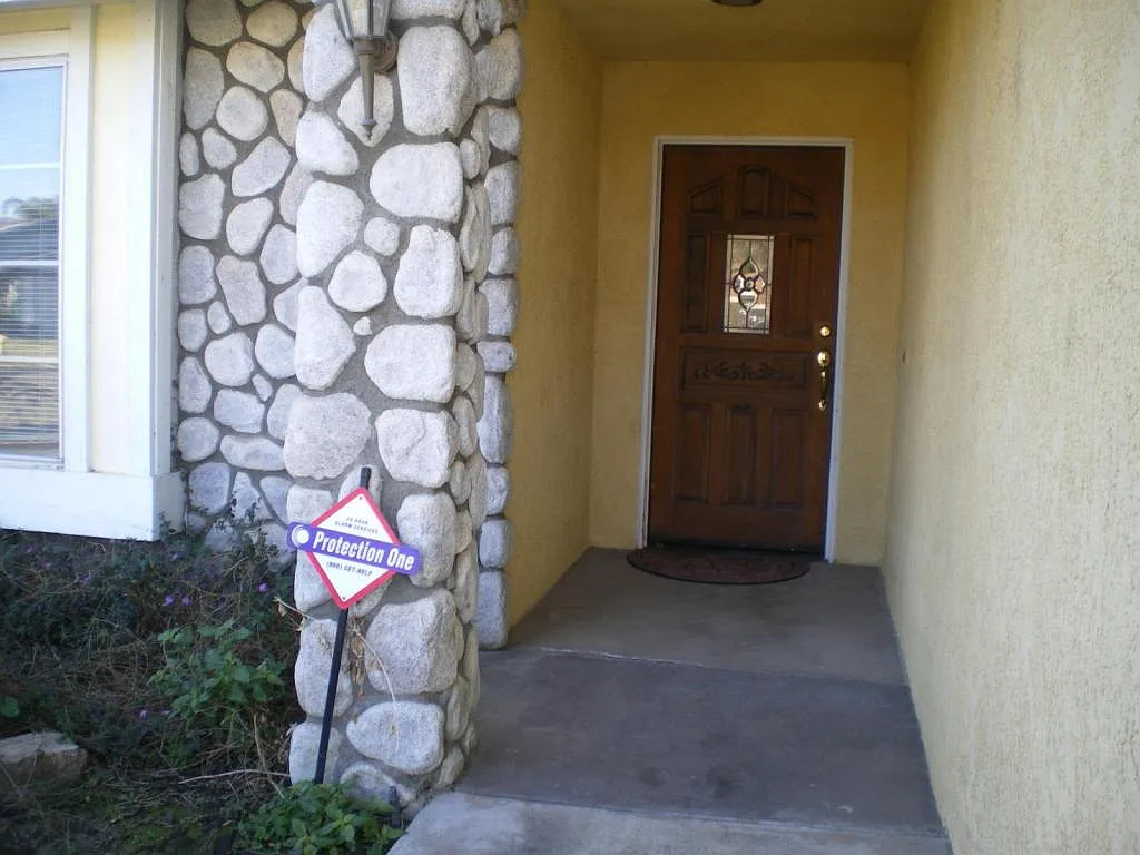 4243 Southampton Ct. — Photo 2