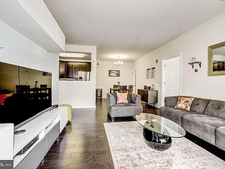 223 Breeders Cup Dr — Photo 2