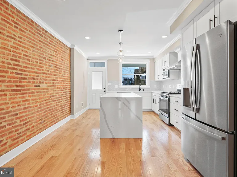 3129 Fait Ave — Photo 9