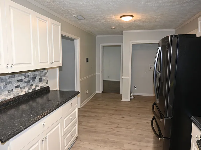 2031 Wellborn Dr — Photo 11