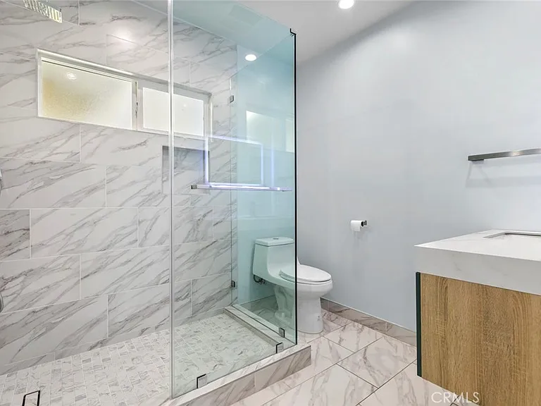 545 Ivy — Photo 14