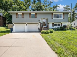 1122 Grandview St, Bellevue, NE 68005