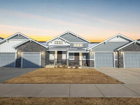 12572 S Crestmont Blvd SW, Calgary, AB T3B 6J5