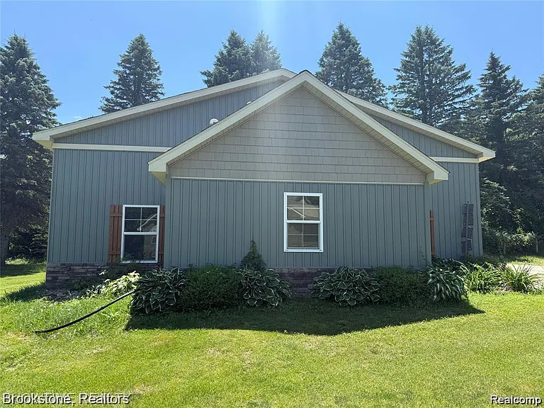 2248 Granger Rd — Photo 1