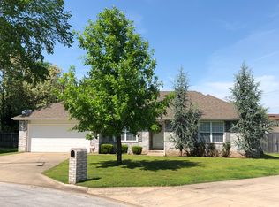 3809 S Crystal Pl, Springfield, MO 65807