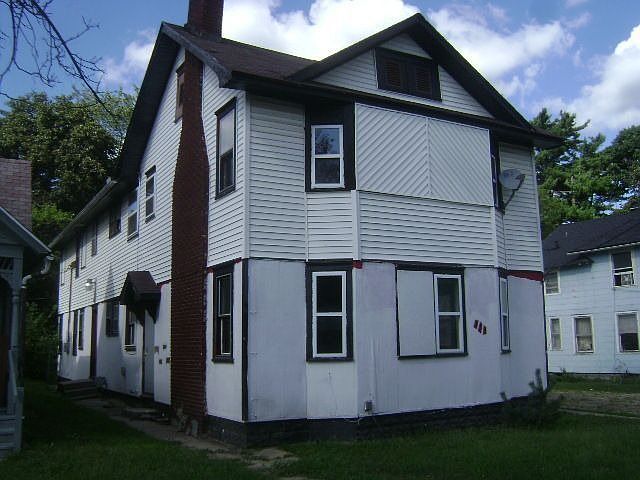 1st image of 330 W Wilkins St