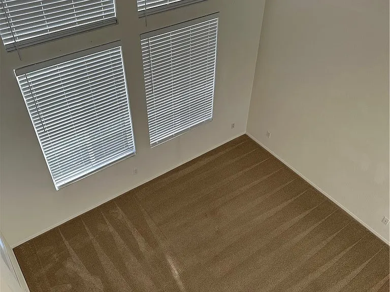 408 Middlebury Ct — Photo 10