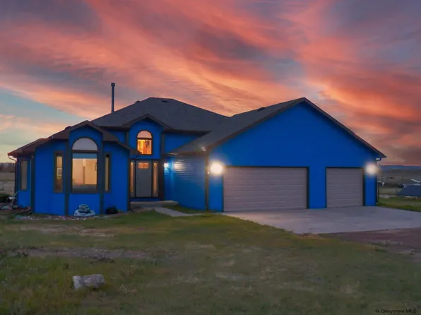 1087 Saint James Rd, Cheyenne, WY 82009