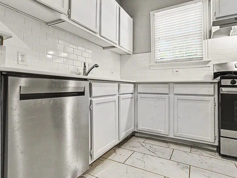 4515 Swiss Ave — Photo 3