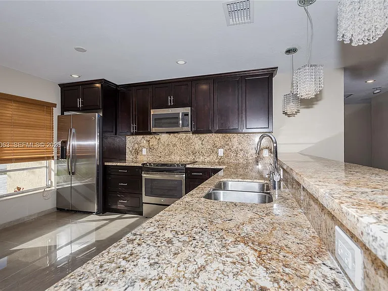 16641 Royal Poinciana Dr — Photo 8