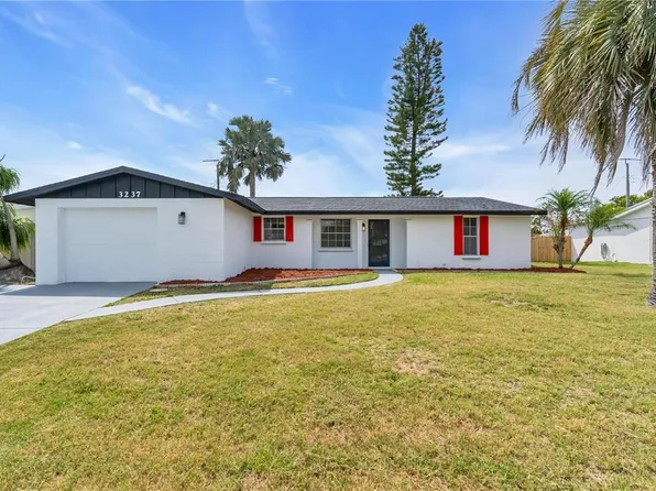 3237 Kenmore Dr, Sarasota, FL 34231