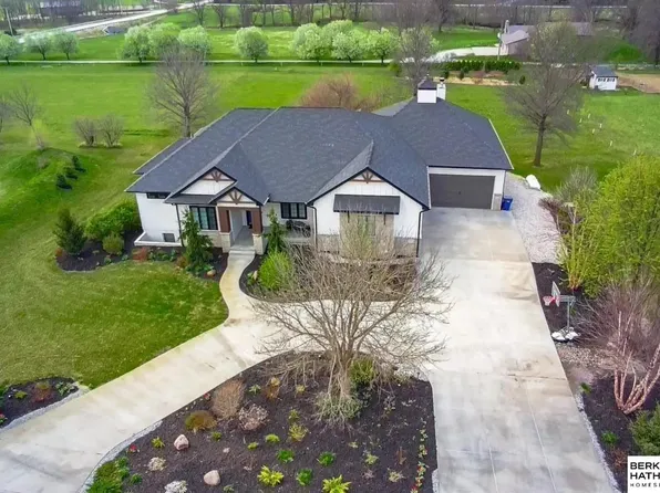 6341 Russell Emmett Ct, Papillion, NE 68133