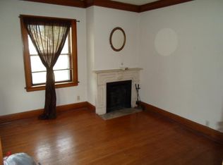 516 W Seminary Ave APT 2E, Wheaton, IL 60187