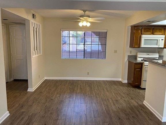 4th image of 245 W Tujunga Ave #113