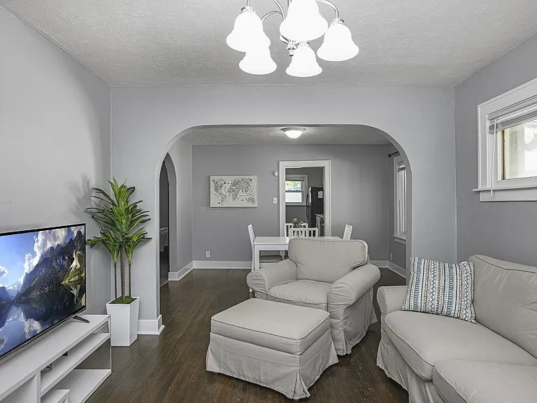 1342 Miner St — Photo 23