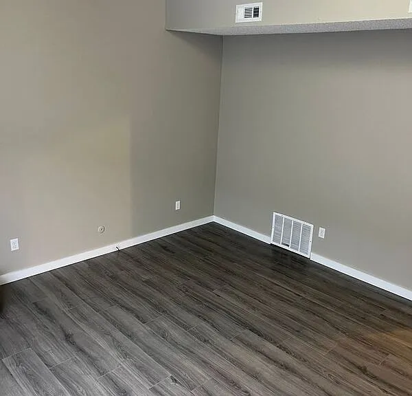 1238 E Guinevere St #2 — Photo 3