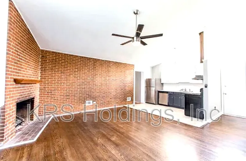 4 bed, 2.0 bath, 1800 sqft, $2,095 — Photo 3