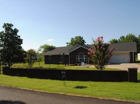 93 A St, Savanna, OK 74565