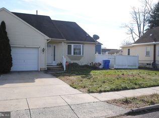30 E 3rd St, Burlington, NJ 08016